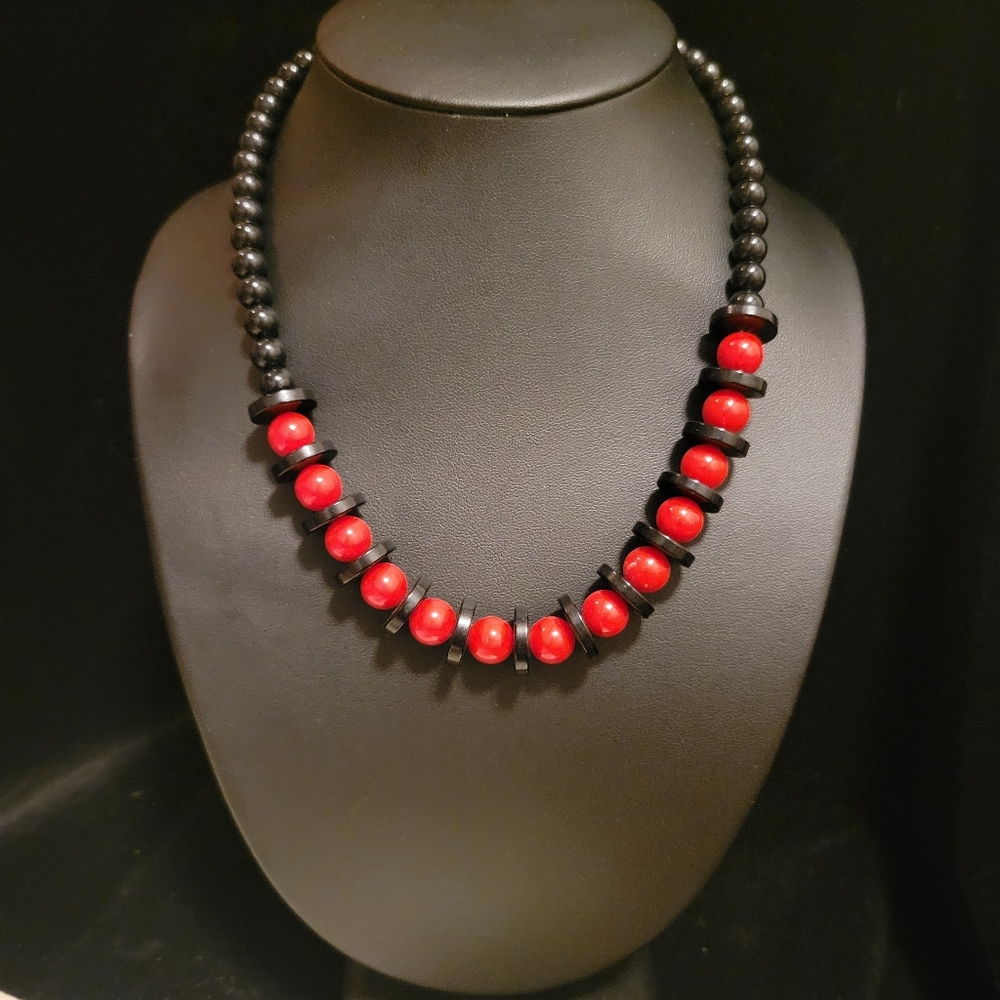 Vintage Red & Black Beaded Necklace